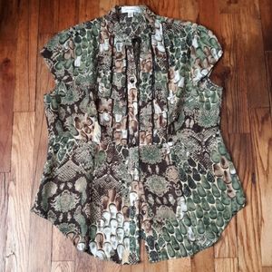 Dressbarn Women's Button up Blouse